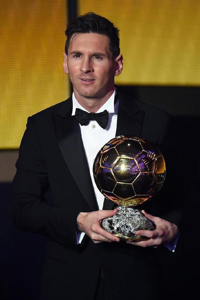 韩国杯半场：李洞俊补时收空门大礼建功，光州暂0-1全北（韩国杯半场：李洞俊补时推空门得手，全北暂1-0领先光州）