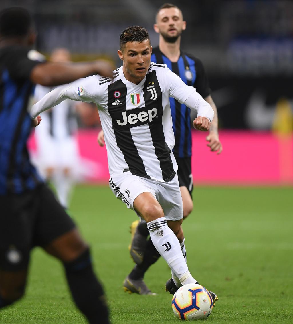 湖人惨败，詹姆斯赛后暗示球权分配有问题，没有打出团队篮球