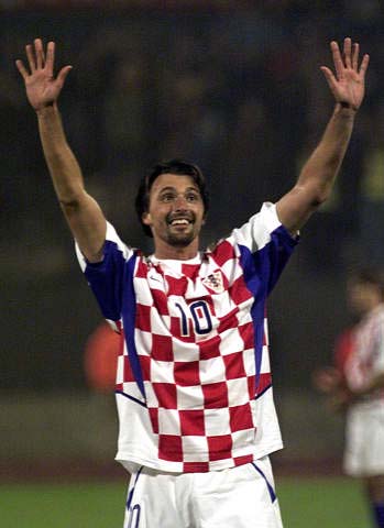 媒体人：中国女足有必要请洋帅吗，面上是孙雯管，实际是谁？（媒体人：女足是否该引进外籍主帅？表面由孙雯主抓，背后实际拍板者是谁？）