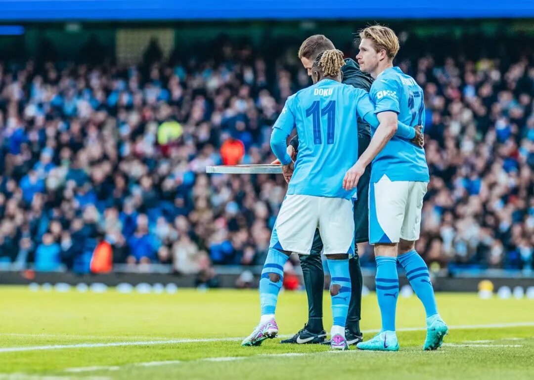 传承！达伦弗莱彻2014年最后一次在曼联出场，11年后儿子曼联首秀（传承接力：达伦·弗莱彻2014谢幕曼联，11年后儿子上演红魔首秀）