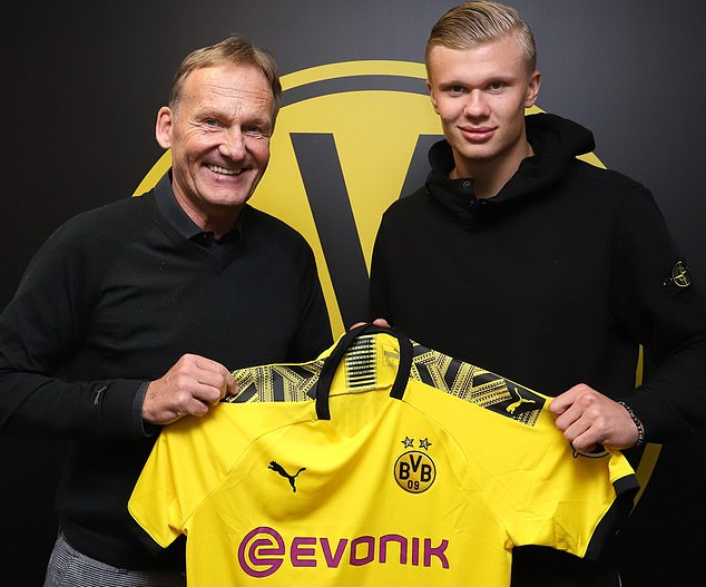 西班牙人董事：球队赛季目标为跻身前六，业务收入达到1亿欧（西班牙人董事：本赛季冲击前六，营收目标达1亿欧元）