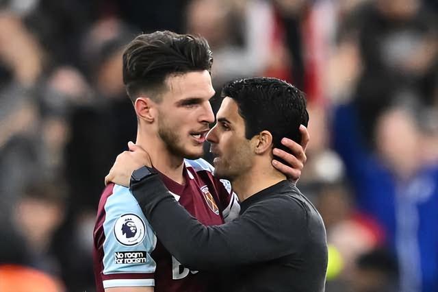 瓜迪奥拉：斯通斯将缺席本轮欧冠，阿隆索知道怎么挽回局势（瓜迪奥拉确认斯通斯缺席本轮欧冠，称阿隆索懂得扭转战局）