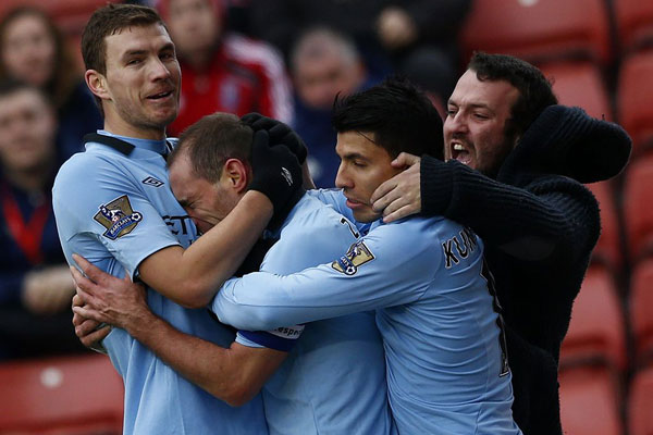 27分大胜老鹰，活塞稳居东部第一！杰伦19+11+11，连续3场砍下三双（活塞27分狂胜老鹰稳坐东部第一，杰伦19+11+11达成三连三双）