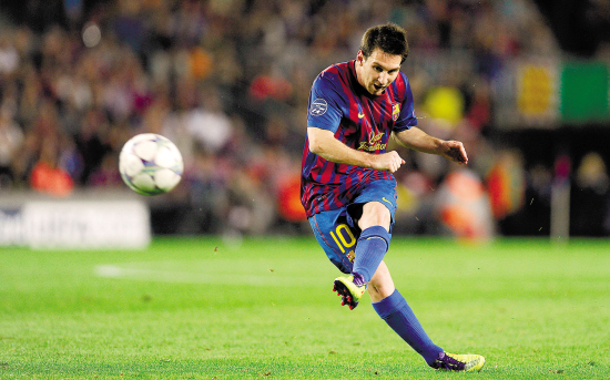 RMC：巴黎大巴被毕包球迷石块袭击，所幸并无人员受伤（RMC：毕包球迷向巴黎大巴投掷石块，所幸无人受伤）