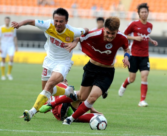 凯恩谈对阵阿森纳：在热刺待了这么久，这场比赛确实有些特殊（凯恩谈阿森纳之战：效力热刺多年，这一战意义非凡）