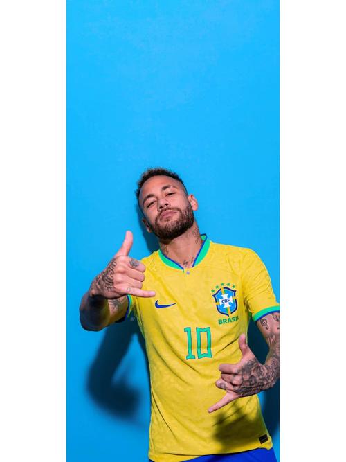 狂轰33+10+10，新星爆发创纪录，他能否拯救球队和主帅？（33+10+10里程碑之夜：新星大爆发，他能带队与主帅脱困吗？）